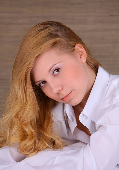 Stella D in Between The Sheets from Femjoy