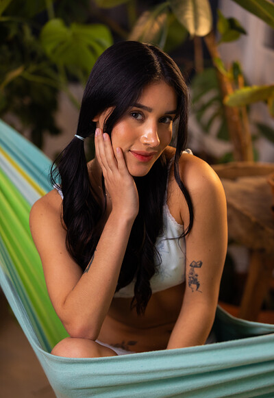 Carolina Guerrero in Hammock from Femjoy